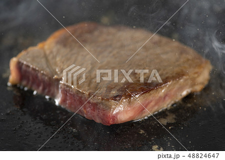 鉄板焼き サーロインステーキ 48824647