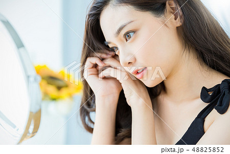 女性　ビューティー 48825852