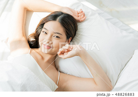 女性　ビューティー 48826883