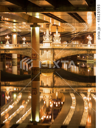 首都高ガード下の日本橋川 首都高ガード下の日本橋川 48828593