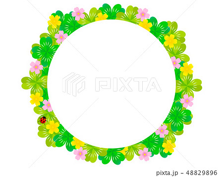 四つ葉のクローバーとテントウムシのフレームのイラスト素材 46