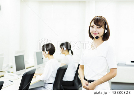 オペレーター　コールセンター　テレアポ　ビジネス　パソコン　サポートデスク 48830328