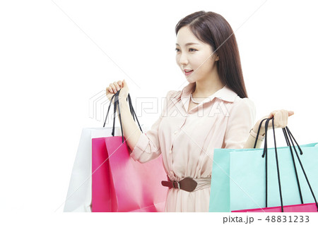 ショッピング 買い物 女性 48831233