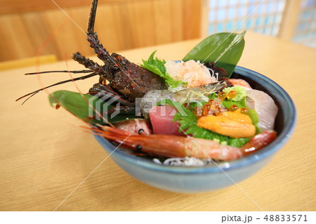 三重県　伊勢の伊勢エビの海鮮丼 48833571