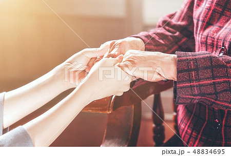 高齢者 年配 年寄り 48834695