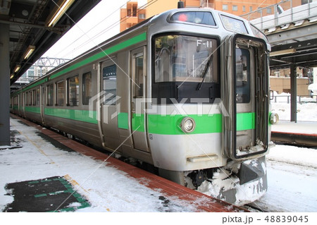 721系電車F-11編成・手稲駅 48839045