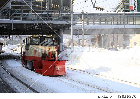 小樽築港駅にて、排雪モーターカー。 48839570