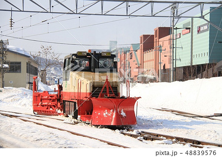 小樽築港駅にて、排雪モーターカー。 48839576