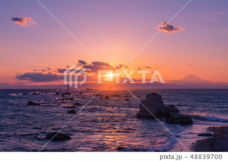 葉山の夕景（森戸） 48839700