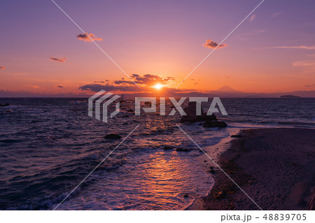 葉山の夕景（森戸） 48839705