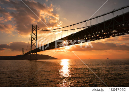 明石海峡大橋の夕景 48847962