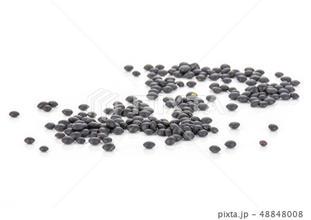 Black lentils beluga isolated on white 48848008