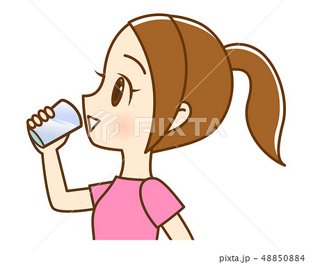 水を飲む女性　01　上半身 48850884