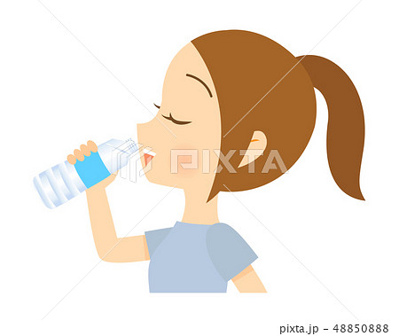 ペットボトルで水を飲む女性 02 上半身のイラスト素材 48850888 Pixta