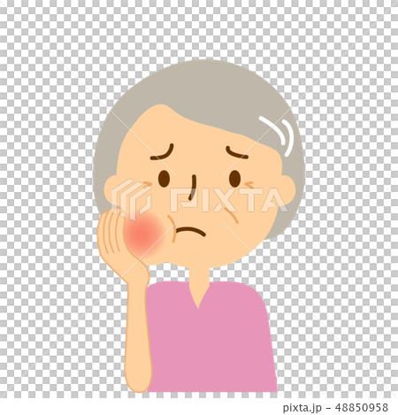 虫歯シニア女性ちょっと腫れてる 48850958