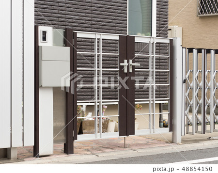 住宅の玄関 住宅の玄関 48854150