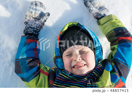 Winter activity 48857415