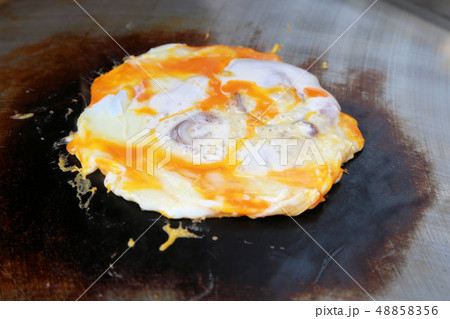 大阪名物イカ焼き 卵入り 大阪名物イカ焼き 卵入り 48858356