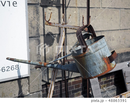 錆びた如雨露 48863391