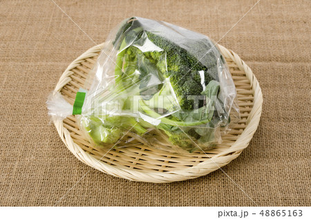ブロッコリー　袋入り 48865163