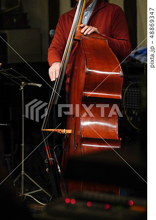 ベースプレイ 48869347