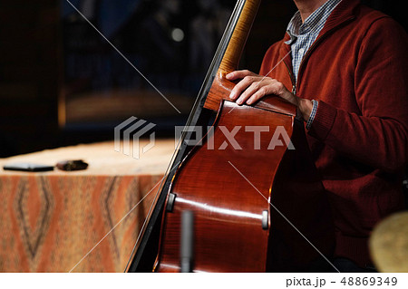 ベースプレイ 48869349