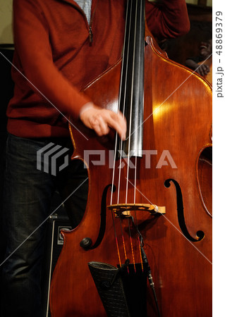 ベースプレイ 48869379