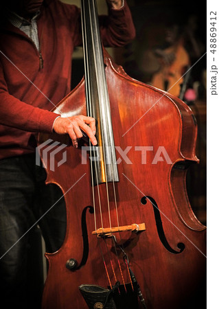 ベースプレイ 48869412