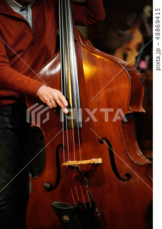 ベースプレイ 48869415