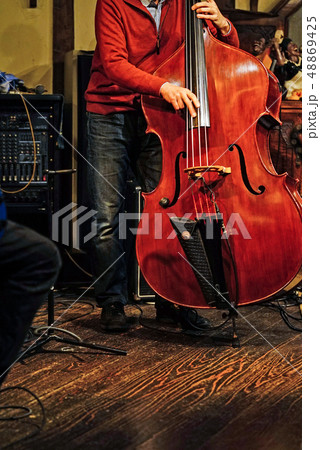 ベースプレイ 48869425