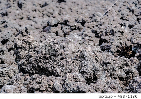 冷え固まった溶岩 （焼走り熔岩流） 48871130