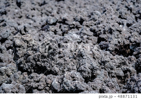 冷え固まった溶岩 （焼走り熔岩流） 48871131
