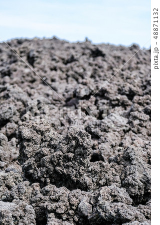 冷え固まった溶岩 （焼走り熔岩流） 48871132