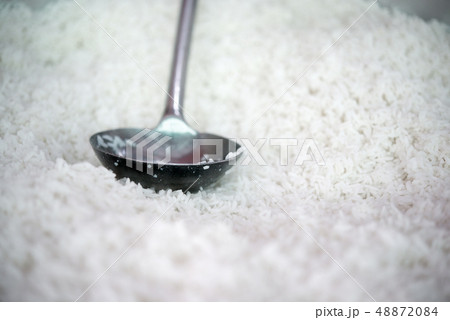 Steamed white rice 48872084