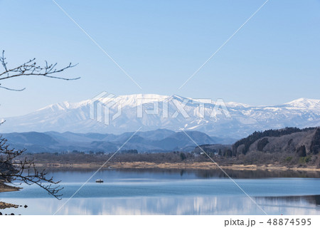 蔵王山と釜房湖 48874595