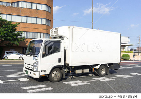 冷凍トラック 箱車 の写真素材 [48878834] - PIXTA