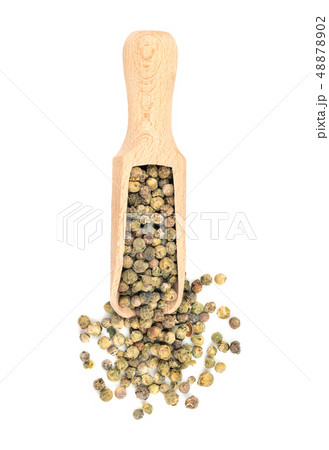 Green pepper peas in scoop Green pepper peas in scoop 48878902