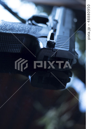 Automatic pistol handgun Automatic pistol handgun 48880950