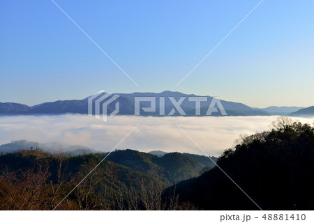 亀岡盆地の雲海 亀岡盆地の雲海 48881410