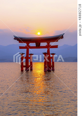 夕焼けの宮島 夕焼けの宮島 48882718