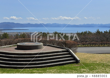 福島県猪苗代町 昭和の森 天鏡台より猪苗代湖を望む 福島県猪苗代町 昭和の森 天鏡台より猪苗代湖を望む 48885003