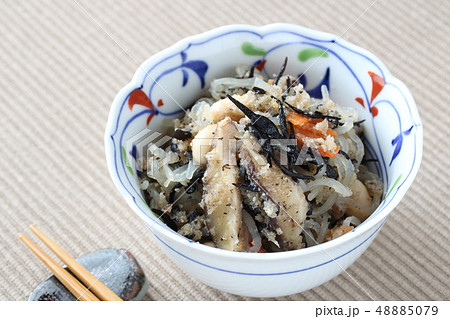 ひじきの煮物 48885079