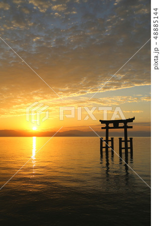 白鬚 (しらひげ) 神社 ・ 日の出　【滋賀県高島市・琵琶湖】 48885144