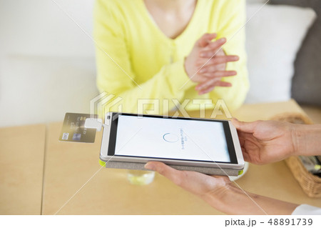 スマレジイメージ_カード決済 48891739