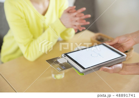 スマレジイメージ_カード決済 48891741