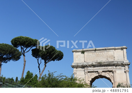 ティトゥスの凱旋門 48891791