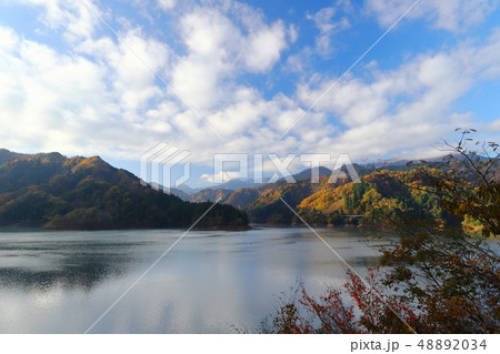 宮ヶ瀬湖　紅葉 48892034