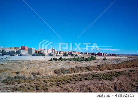 モロッコ王国メルズーガ郊外の集落 48892815