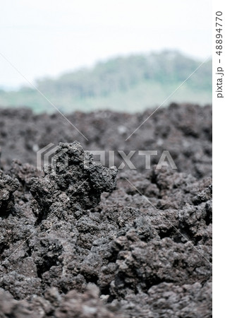 冷え固まった溶岩 （焼走り熔岩流） 48894770