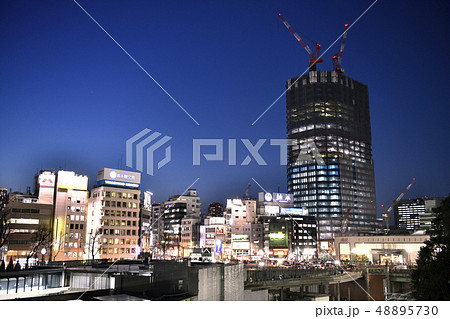 日本の東京都市景観　四ツ谷駅前に超高層ビル（四ツ谷駅前地区第一種市街地再開発事業施設建築物） 48895730